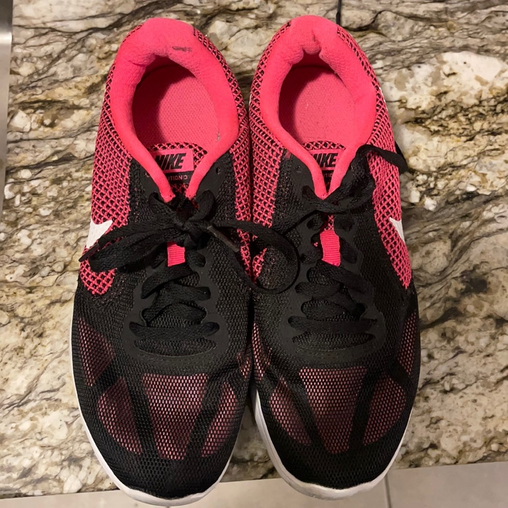 Nike Revolution 3 size 8